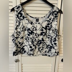 SHEIN Black and White Skull Print Crop Top